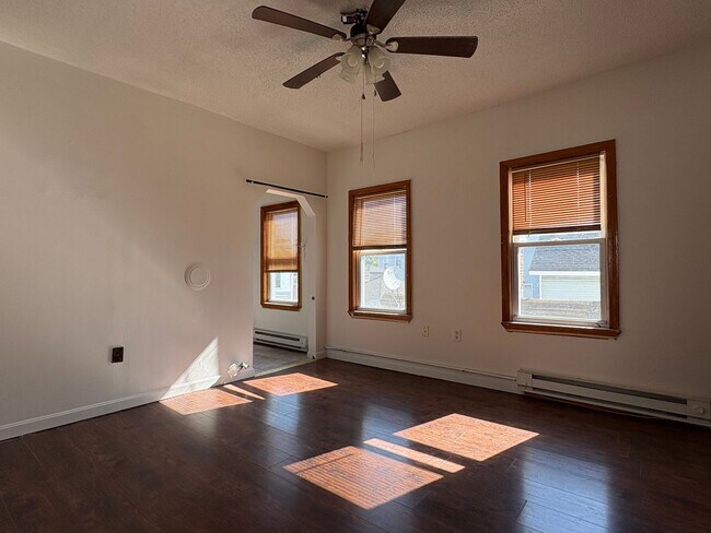 Building Photo - 26 Abbott St