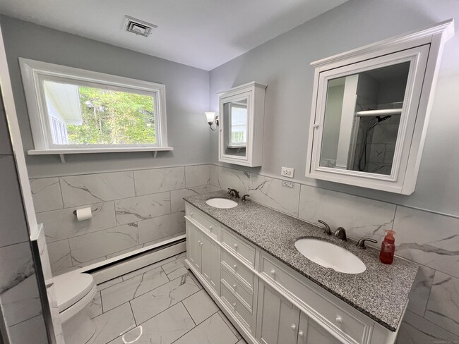 Building Photo - 267 Thunder Hill Dr