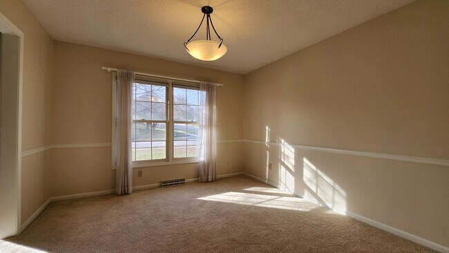 Building Photo - 1009 Sheffield Ct