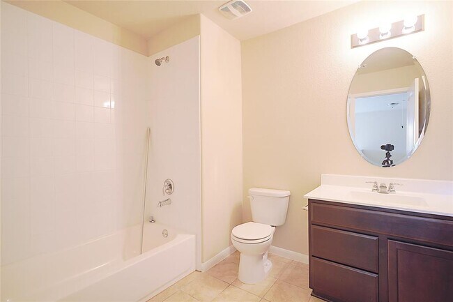 Building Photo - 516 E Slaughter Ln