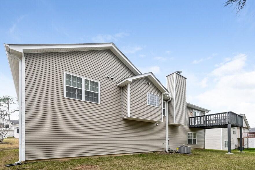 Building Photo - 6401 Harvester Cir