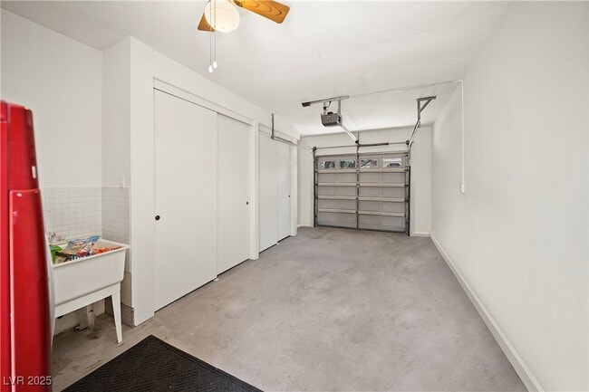 Building Photo - 3027 Bel Air Dr