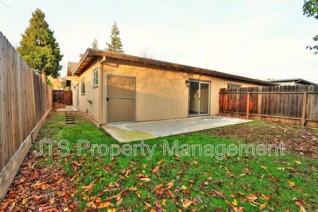 Building Photo - 8128 Sunrise E Way