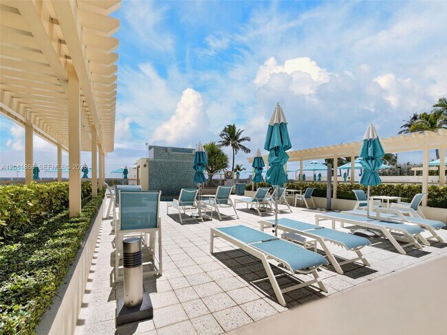 Building Photo - 2501 S Ocean Dr