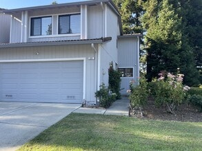 Building Photo - "Charming 3-Bedroom Townhouse with Spacious 1,725 Sq Ft Layout in Martinez, CA – Your Perfect Hom...