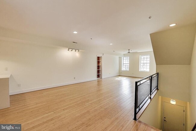 Building Photo - 1129 Columbia Rd NW