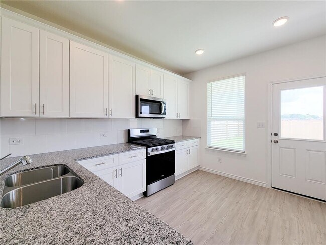 Building Photo - 166 Longhorn Run Dr
