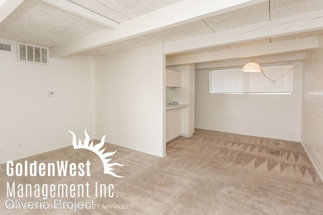 Building Photo - 910 E Marlette Ave