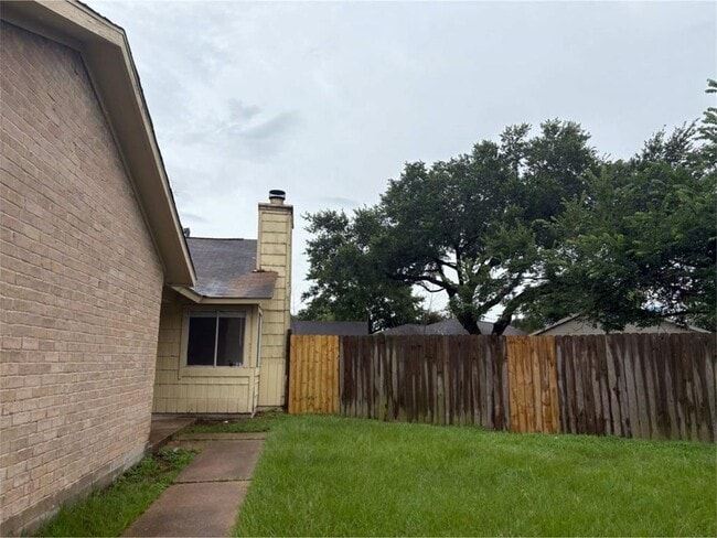 Building Photo - 17807 Northway Ct