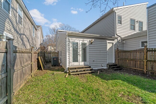 Building Photo - Must see in Eastport!