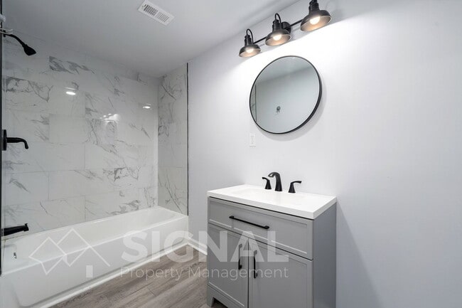 Building Photo - 430 Laird Ave