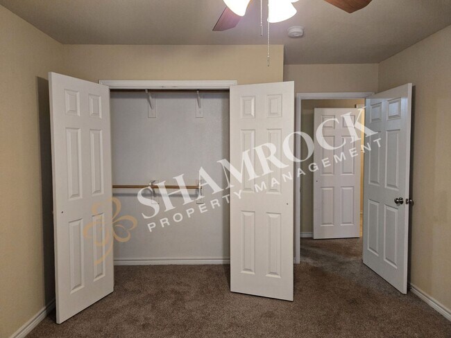 Building Photo - 115 Bentwood Dr