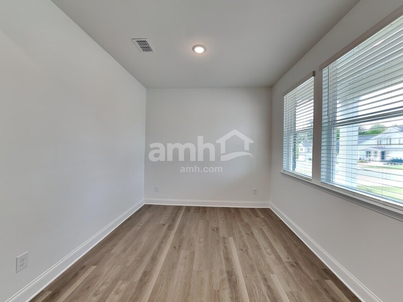 Building Photo - 1354 Soapstone Rd