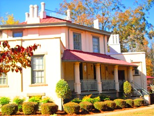 Primary Photo - Octagon House Apartments