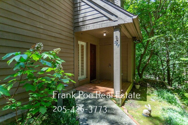 Building Photo - Charming 3-Bedroom Condominium in Birmingham!