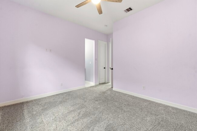 Building Photo - 91 Wyndemere Dr