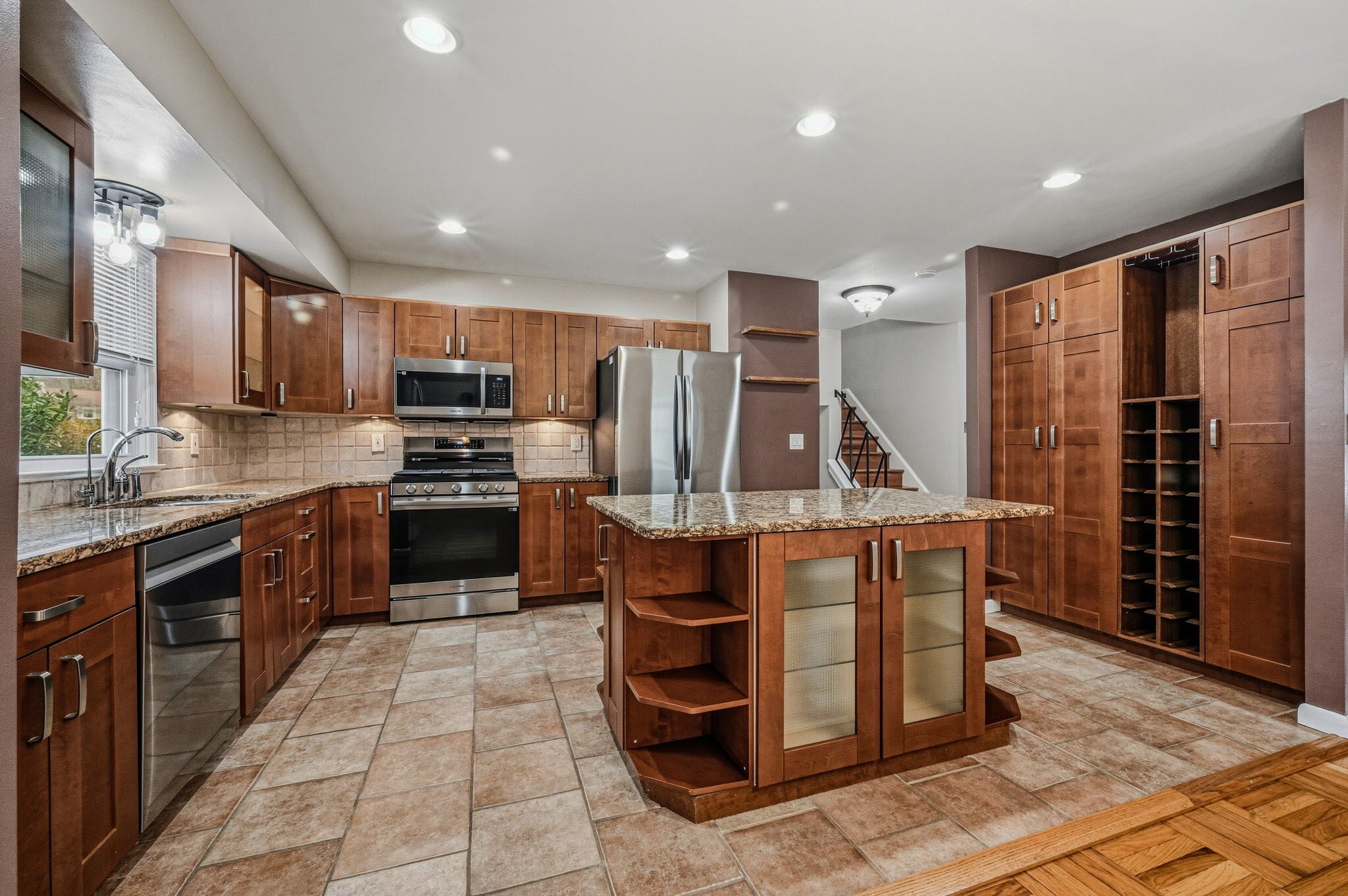 Building Photo - 1513 Fresno Rd