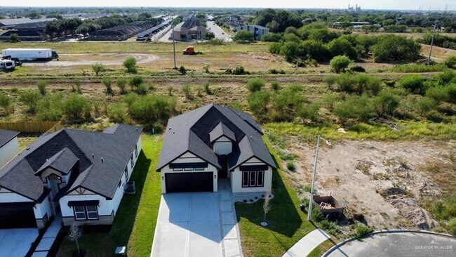Building Photo - 43 N Woody Rd