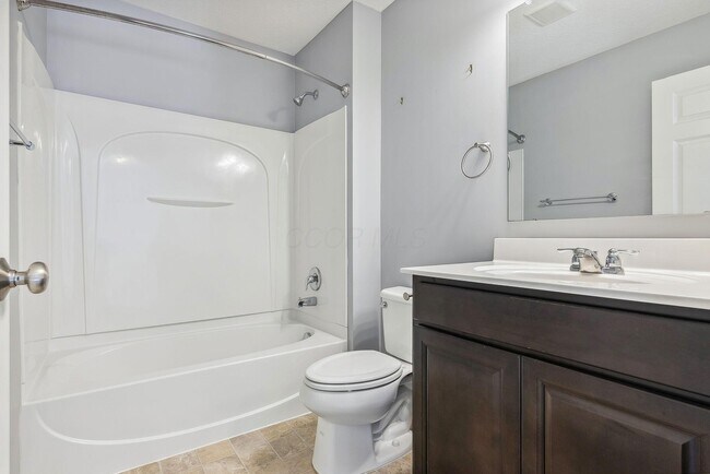 Building Photo - 7885 Waggoner Trace Dr