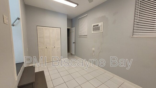 Building Photo - 7380 SW 35th St