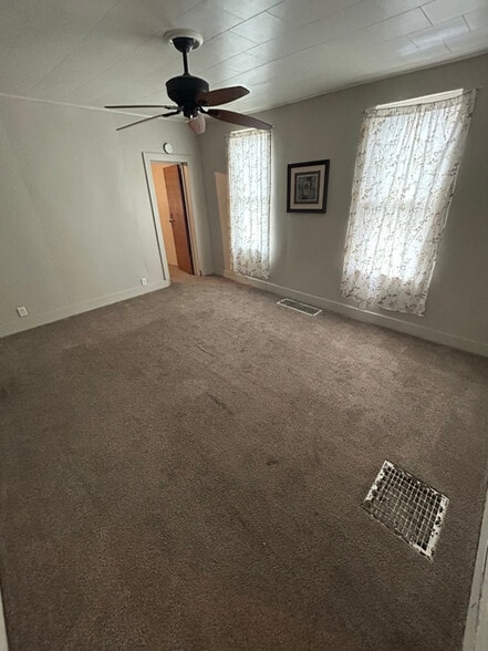 Primary Photo - 115 W 15th St