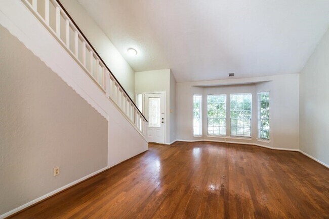 Building Photo - 16007 Sierra Vista Dr