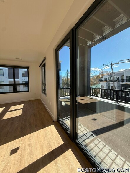 Building Photo - 199 Gardner St