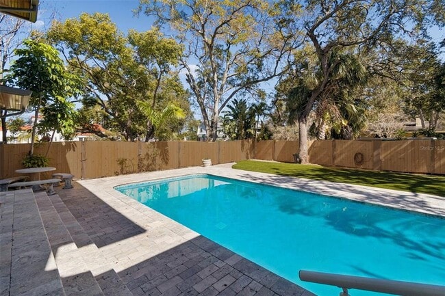 Building Photo - 344 21st Ave NE