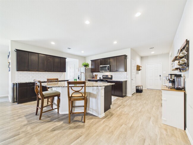 Building Photo - 11020 33rd Ave N