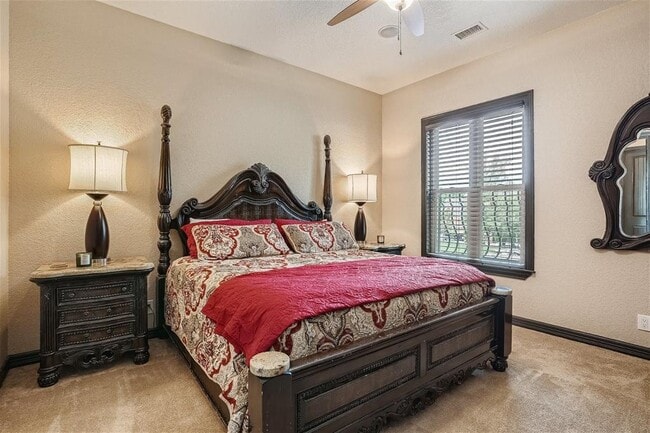 Building Photo - 15207 Nightingale Ln