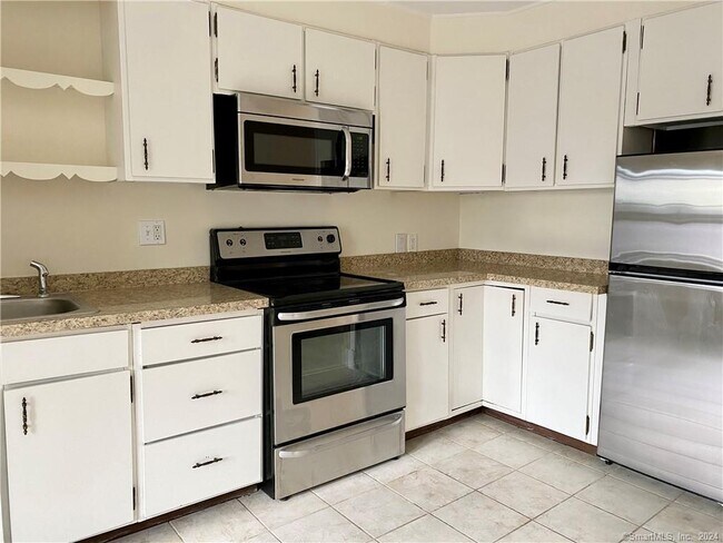 Building Photo - 242 S Main St