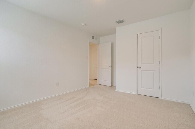 Building Photo - Amazing Northpointe Cottage- 3 Bed, 2 Bath- Eagle Mountain Saginaw ISD- 76179