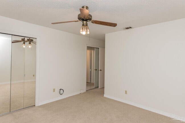 Building Photo - 1500 E Johnson Ave