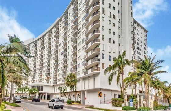 Building Photo - 6039 Collins Ave