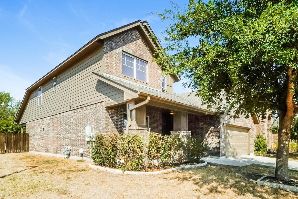 Building Photo - 909 Hot Spring Valley