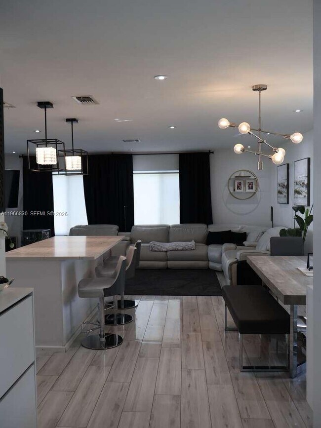 Building Photo - 5505 SW 9th St