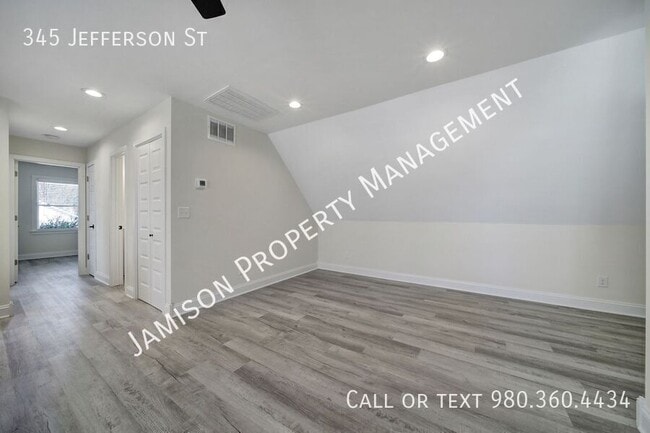 Building Photo - 345 Jefferson St