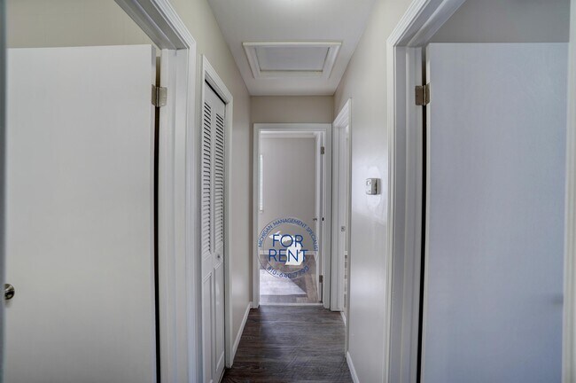 Building Photo - 3717 Larchmont St