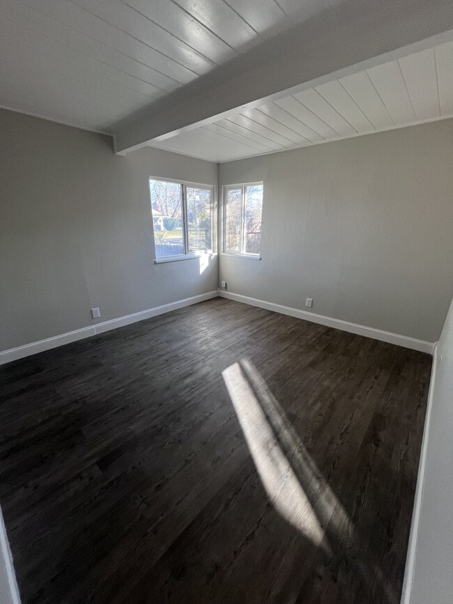 Building Photo - 206 Anderson Ave