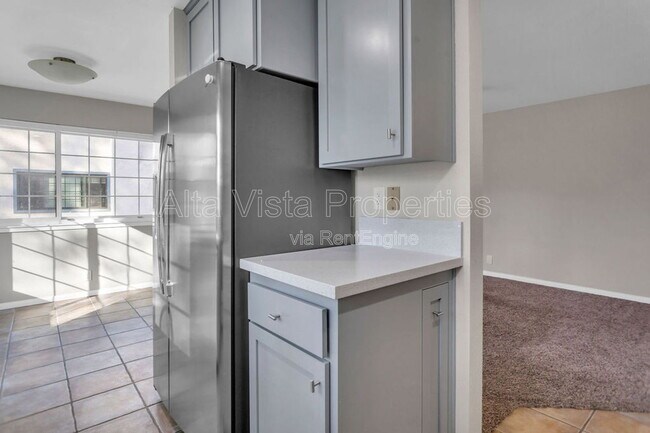 Building Photo - 7960 Mission Vista Dr