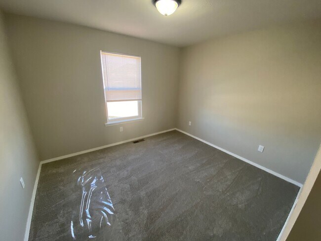 Building Photo - 213 All Spice Court