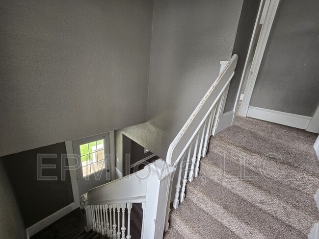 Building Photo - 514 Logan Ave