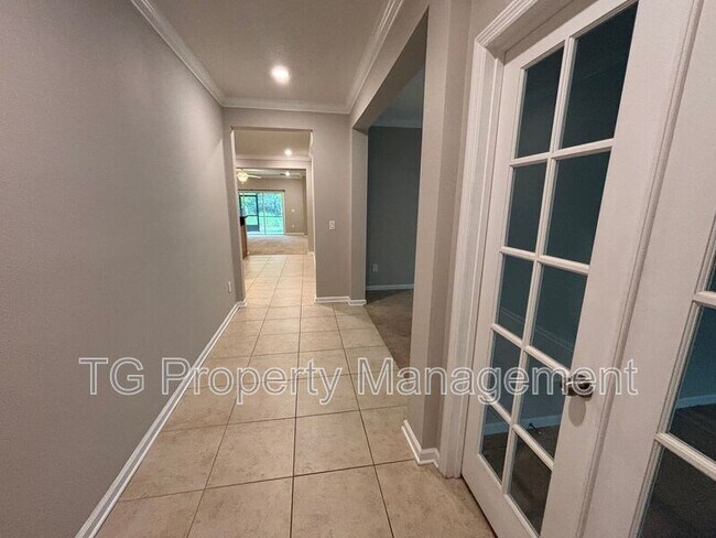 Building Photo - 99 Athens Dr