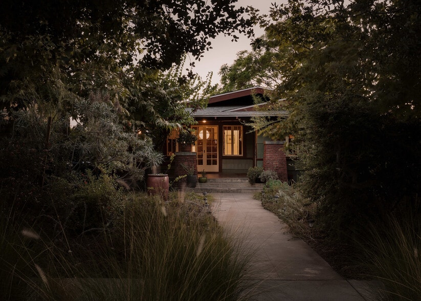 Building Photo - 2606 W Ave 30