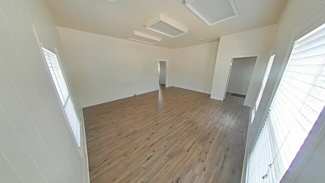 Building Photo - 219 S Main St