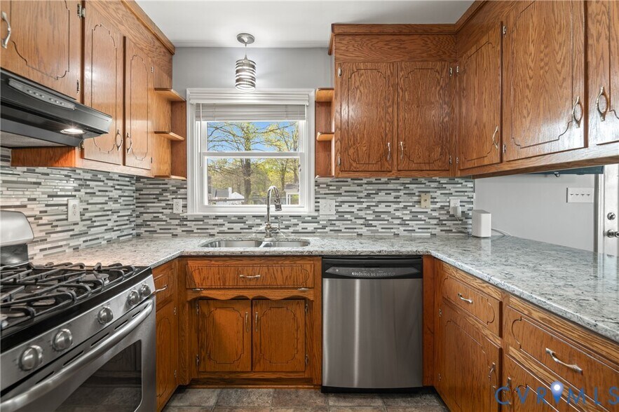 Building Photo - 7156 Birchwood Cir