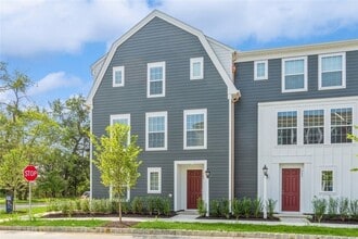 Building Photo - 701 Halcyon Ln