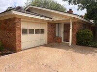 Building Photo - 4413 75th Dr