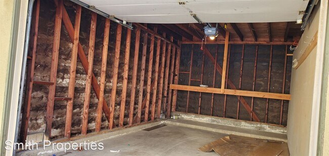 Building Photo - 1865 Plaza del Amo