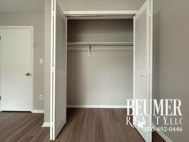 Building Photo - 4234 Baywoods Dr